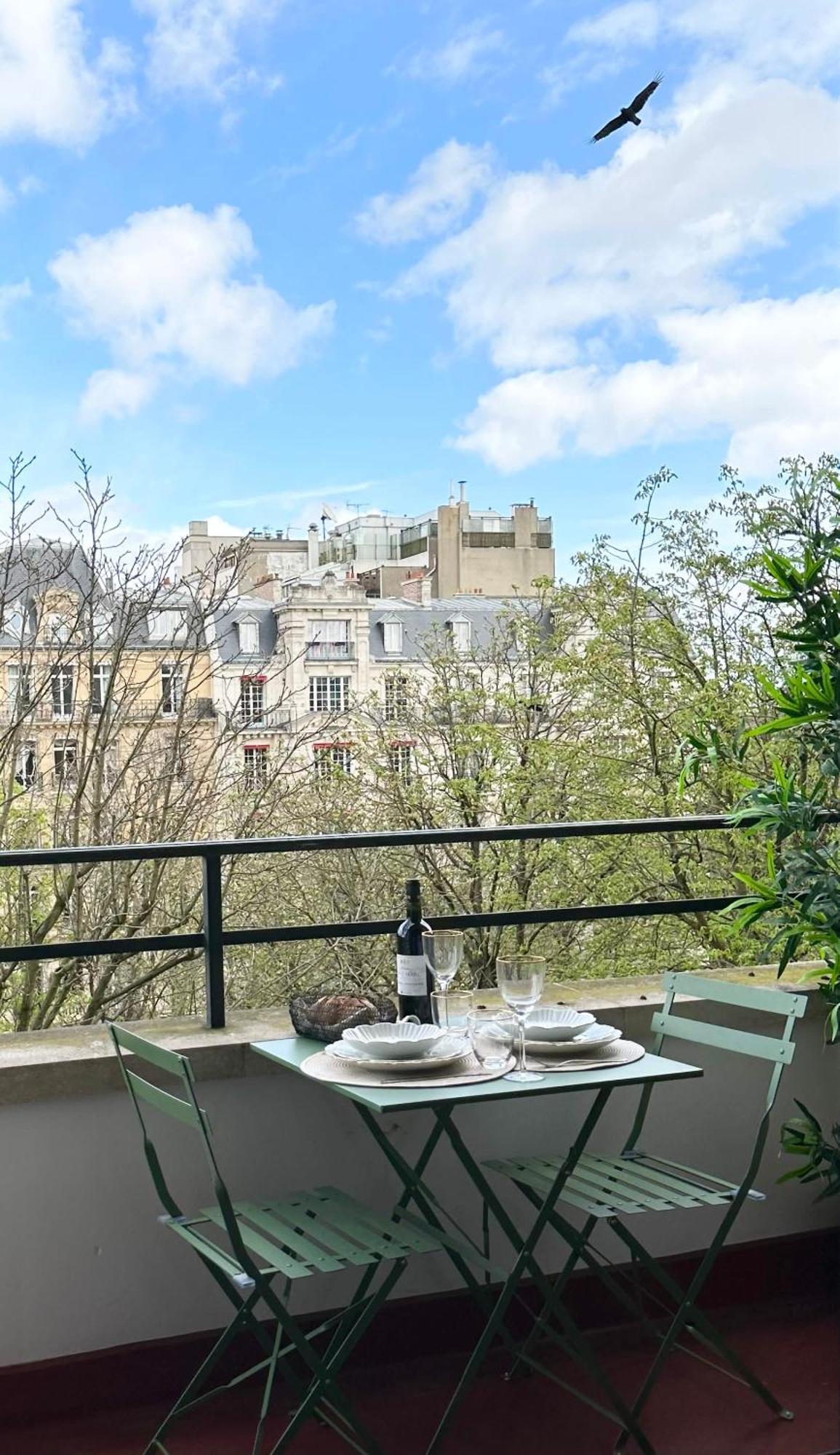 Stylish Apartment With A Balcony In Paris Exterior photo