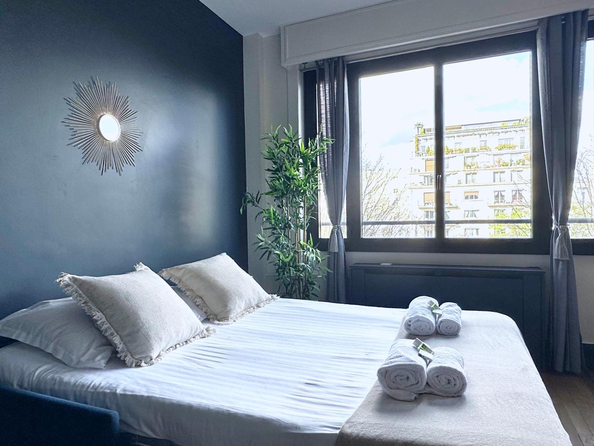 Stylish Apartment With A Balcony In Paris Exterior photo
